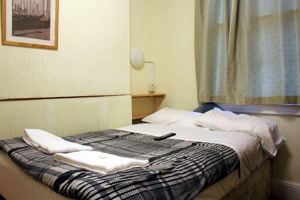 Holly House * Richmond (Greater London)
